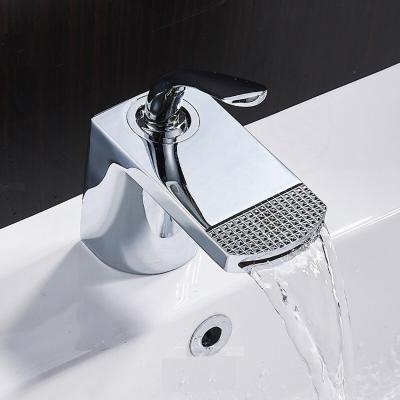 Vòi lavabo nóng lạnh thân thấp chảy máng GS 4141b